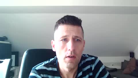 Snapshot of schnuckigeil chatting on 02.10.25 Dildomen online show from 02.10.25