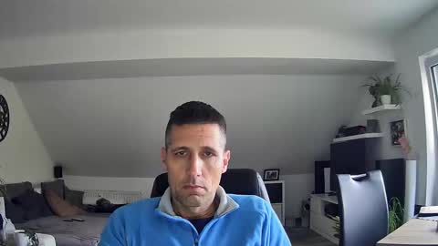 Snapshot of schnuckigeil chatting on 11.15.25 Dildomen online show from 11.15.25