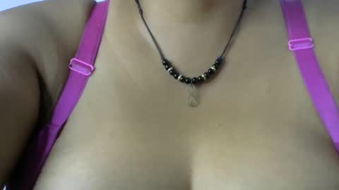 Snapshot of schoco_milf chatting on 12.23.24 mai latina online show from 12.23.24