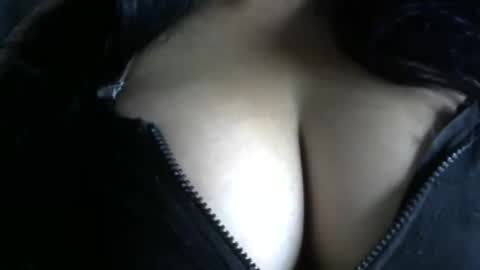 Snapshot of schoco_milf chatting on 09.27.25 mai latina online show from 09.27.25