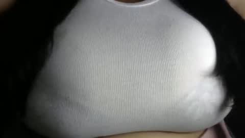 Snapshot of schoco_milf chatting on 10.24.25 mai latina online show from 10.24.25