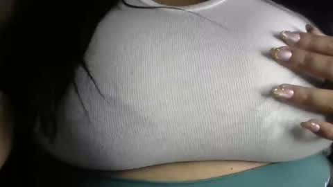 Snapshot of schoco_milf chatting on 11.08.25 mai latina online show from 11.08.25