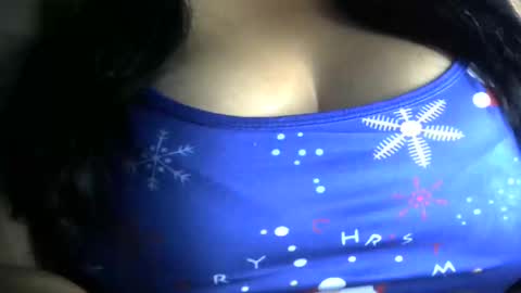 Snapshot of schoco_milf chatting on 11.20.25 mai latina online show from 11.20.25