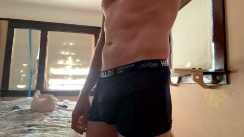 Snapshot of schooldayz chatting on 10.18.25 schooldayz online show from 10.18.25