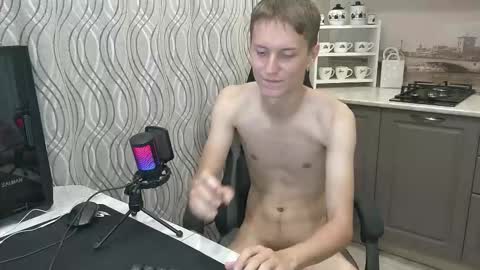 Snapshot of schweppess__ chatting on 09.25.25 Dimka online show from 09.25.25