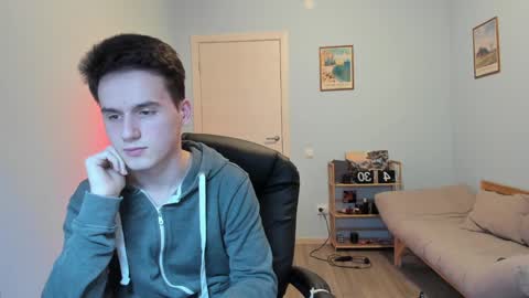 Snapshot of scooby_r chatting on 02.03.25 Thomas brunette and Alex blond online show from 02.03.25