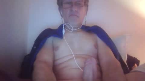 Snapshot of scotchwhieskie chatting on 02.25.26 scotchwhieskie online show from 02.25.26