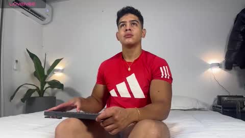 Snapshot of scott_flintt chatting on 11.12.25 Andrew Flintt online show from 11.12.25