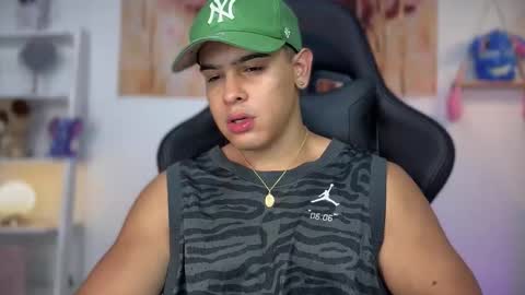 Snapshot of scott_flintt chatting on 11.29.25 Andrew Flintt online show from 11.29.25