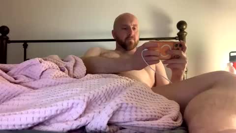 Snapshot of scottric chatting on 05.24.26 SexyDaddy online show from 05.24.26