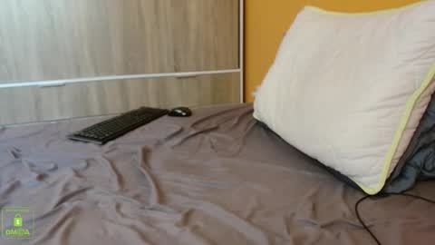 Snapshot of scotty_98 chatting on 11.16.25 scotty_98 online show from 11.16.25