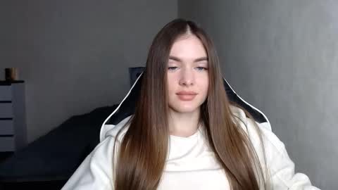 Snapshot of scratc_h chatting on 10.29.25 scratc_h online show from 10.29.25