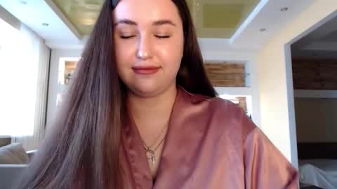 Snapshot of sea_cocktail chatting on 12.15.24 Elizabeth  online show from 12.15.24