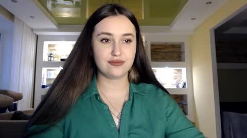 Snapshot of sea_cocktail chatting on 12.28.24 Elizabeth  online show from 12.28.24