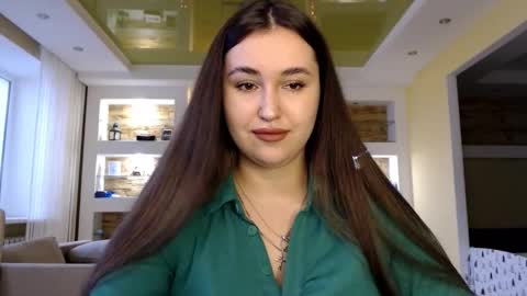 Snapshot of sea_cocktail chatting on 12.31.24 Elizabeth  online show from 12.31.24