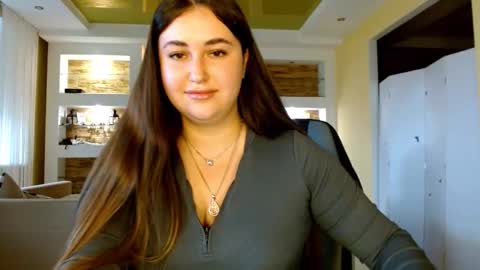 Snapshot of sea_cocktail chatting on 10.02.25 Elizabeth  online show from 10.02.25