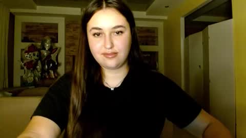 Snapshot of sea_cocktail chatting on 11.28.25 Elizabeth online show from 11.28.25