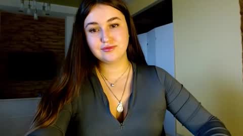 Snapshot of sea_cocktail chatting on 12.05.25 Elizabeth online show from 12.05.25