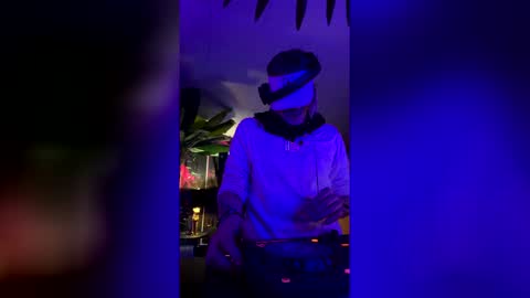 Snapshot of seanplushouse chatting on 02.28.26 seanplushouse online show from 02.28.26