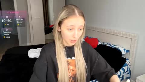 Snapshot of seasonhamiss chatting on 03.30.26 Kate online show from 03.30.26