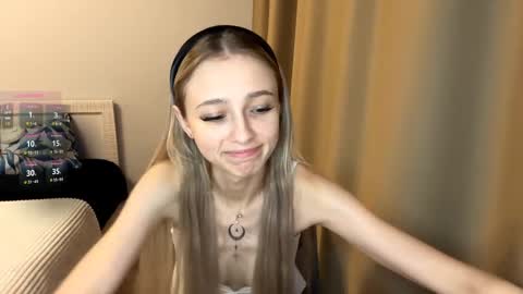 Snapshot of seasonhamiss chatting on 04.03.26 Kate online show from 04.03.26