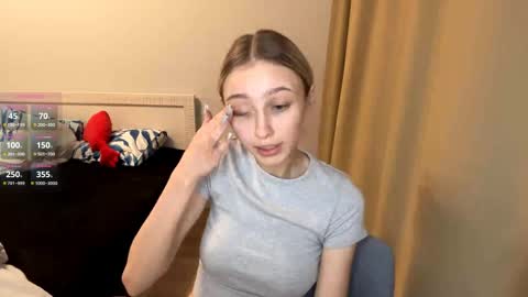 Snapshot of seasonhamiss chatting on 04.06.26 Kate online show from 04.06.26