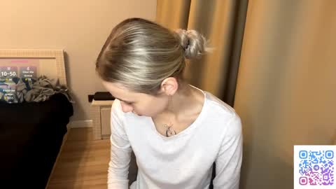 Snapshot of seasonhamiss chatting on 04.07.26 Kate online show from 04.07.26