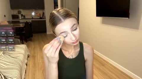 Snapshot of seasonhamiss chatting on 04.10.26 Kate online show from 04.10.26