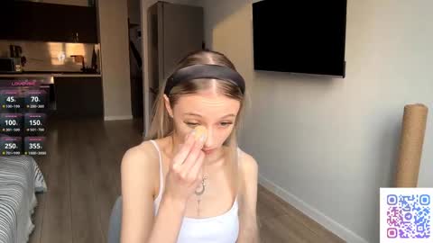 Snapshot of seasonhamiss chatting on 04.14.26 Kate online show from 04.14.26