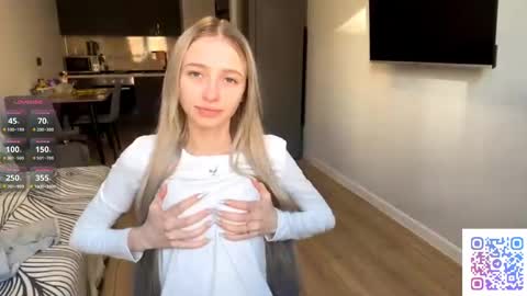 Snapshot of seasonhamiss chatting on 04.15.26 Kate online show from 04.15.26