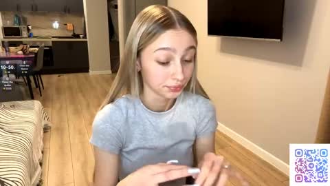 Snapshot of seasonhamiss chatting on 04.16.26 Kate online show from 04.16.26