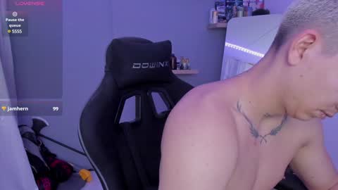 Snapshot of sebas__23 chatting on 01.31.25 Sebastin online show from 01.31.25