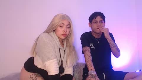 Snapshot of sebas_and_mila chatting on 09.28.25 CAMILA Y SEBASTIAN online show from 09.28.25