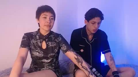 Snapshot of sebas_and_mila chatting on 10.19.25 CAMILA Y SEBASTIAN online show from 10.19.25