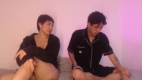 Snapshot of sebas_and_mila chatting on 10.20.25 CAMILA Y SEBASTIAN online show from 10.20.25