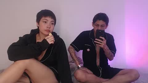 Snapshot of sebas_and_mila chatting on 10.22.25 CAMILA Y SEBASTIAN online show from 10.22.25