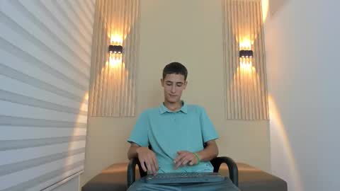 Snapshot of sebass_r chatting on 11.14.25 sebass_r online show from 11.14.25