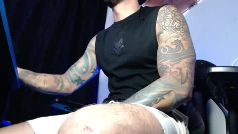 Snapshot of sebastian_025 chatting on 12.17.25 Sebastian online show from 12.17.25