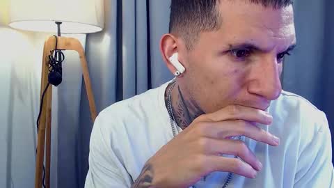 Snapshot of sebastian_muss chatting on 10.10.25 Sebastian online show from 10.10.25