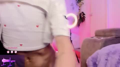     .  INDEPENDENT MODEL online show from 02.14.26