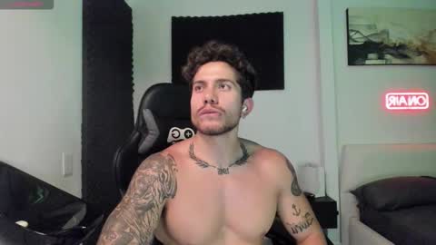 Lucian Sinclair online show from 12.02.25