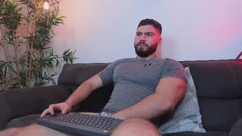 Snapshot of sebastianvilla__ chatting on 06.11.26 Instagram jeanpaulfit online show from 06.11.26