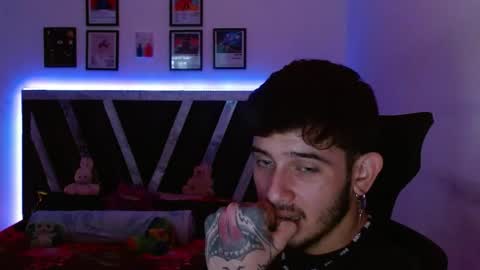 Snapshot of sebasxxl12 chatting on 11.24.25 Sebas online show from 11.24.25