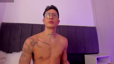 Snapshot of sebpalacio chatting on 11.23.25 SEBASTIAN PALACIO online show from 11.23.25