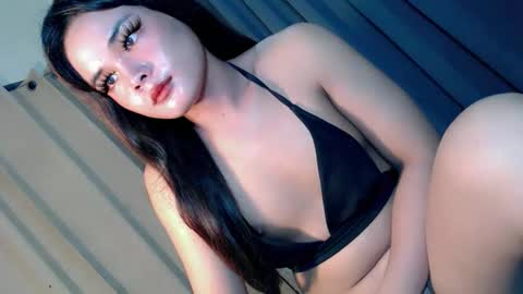 Snapshot of secret_affair18 chatting on 10.21.25 kwen online show from 10.21.25