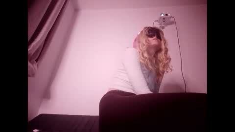 Anni online show from 02.17.25