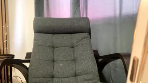 Anni online show from 11.11.25