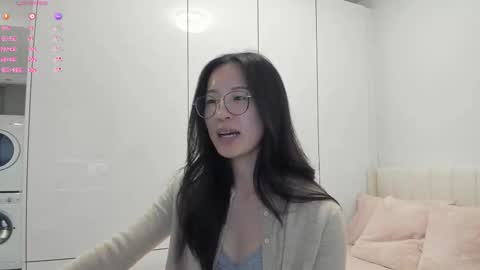 Angela online show from 10.10.25