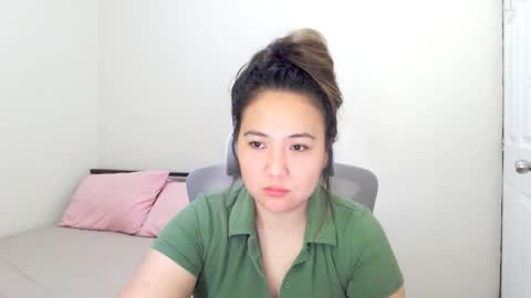 Snapshot of secretlover010101 chatting on 02.28.25 MILAN online show from 02.28.25