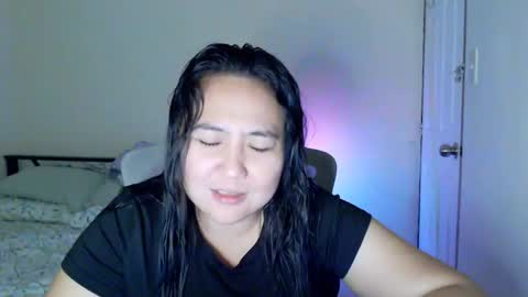 Snapshot of secretlover010101 chatting on 02.14.26 MILAN online show from 02.14.26